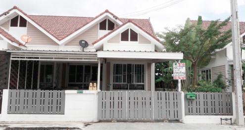 ขายบ้านแฝดชั้นเดียว  พื้นที่ 36 ตร.ว. / 55.12 ตร.ม.  โครงการอยู่สบาย  เฟส 9  ต.หนองกะขะ  อ. พานทอง  จ.ชลบุรี พร้อมอยู่ พร้อมโอน